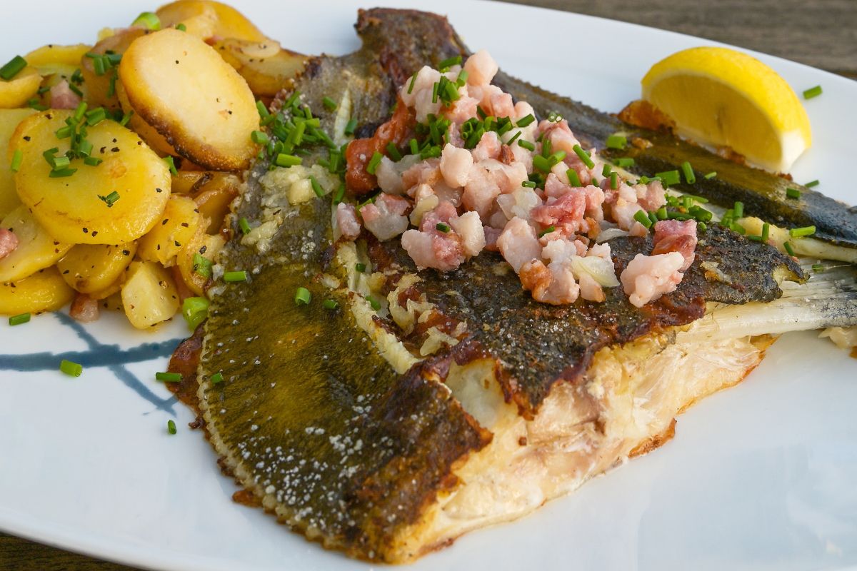 Ta ryba to prawdziwy polski rarytas. Prawie nie ma ości i jest zdrowsza nawet od dorsza, a do tego tańsza