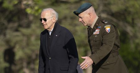 Rosja atakuje, trwa bitwa o Donbas. Joe Biden zwołuje specjalną naradę
