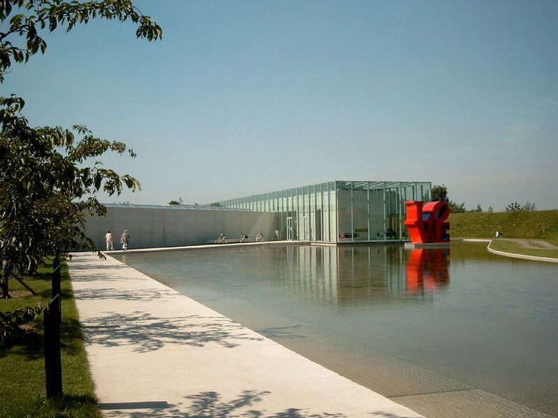 10 niesamowitych szklanych domów 27