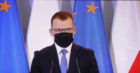 Sylwester: wolno wyjść czy nie? Morawiecki unika odpowiedzi