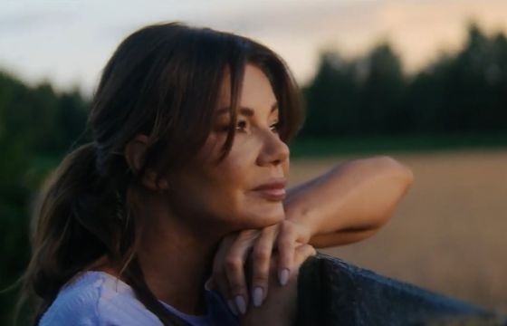 Od Eurowizji do rajskich plaż. SkyShowtime pokazuje zwiastun "Edyty Górniak"