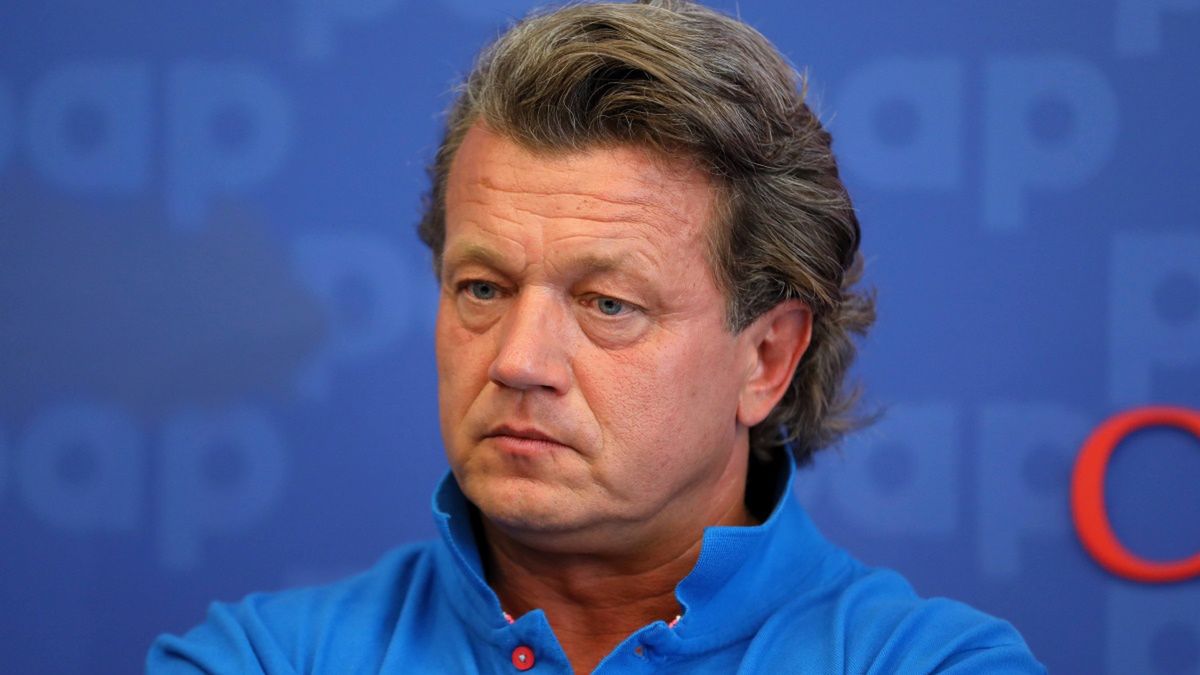 Jarosław Jakimowicz chce pomóc uchodźcom. Pokazał przygotowaną torbę 