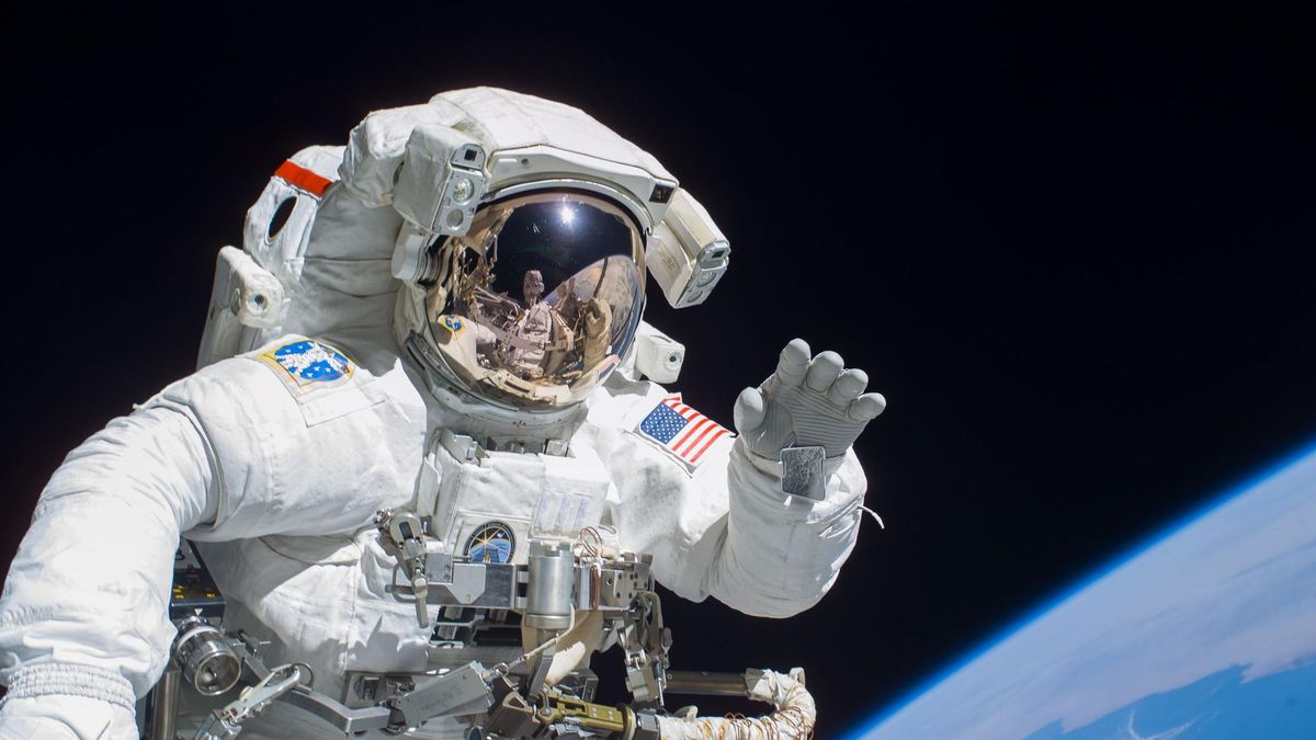 Astronauta na orbicie