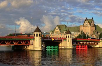 Pogoda w Szczecinie. Prognoza na niedzielę 22 lutego. Całkowite zachmurzenie, deszcz rano i przelotne opady po południu