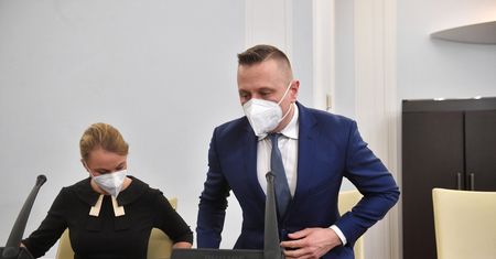 Mocne słowa Krzysztofa Brejzy przed komisją. Wiceminister z PiS drwi