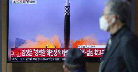 Korea Płn. wystrzeliła trzy rakiety balistyczne. Czekali na Bidena?