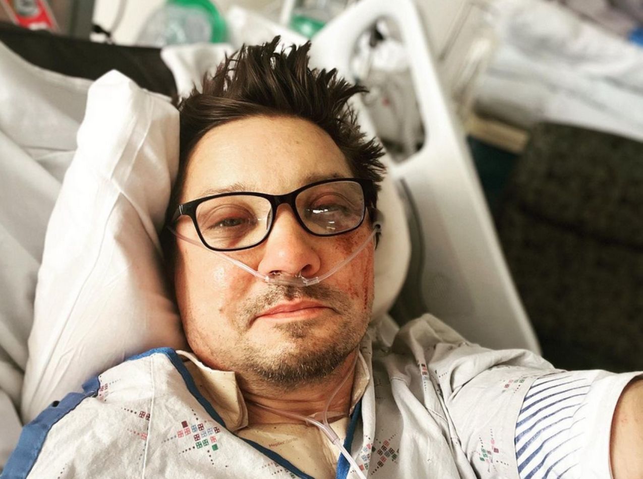 Jeremy Renner został przejechany przez śnieżny płóg