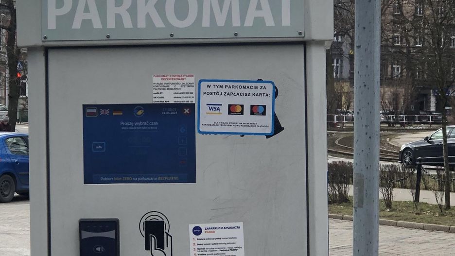Śląskie. W Bytomiu opłaty parkingowej można dokonać tylko kartą oraz za pomocą aplikacji.
