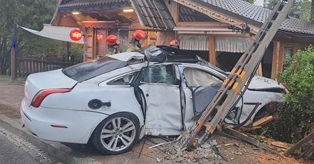 Auto wjechało w cukiernię. Groźne chwile w Zakopanem