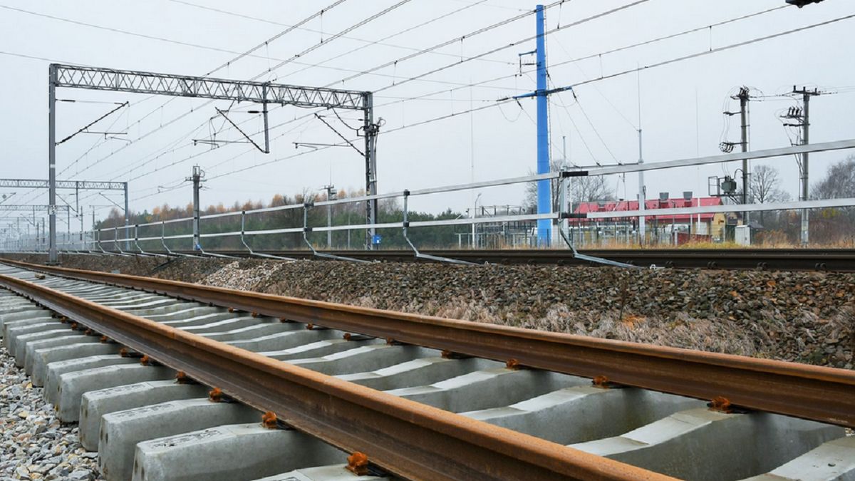 Ułożono już kilometr nowej łącznicy.