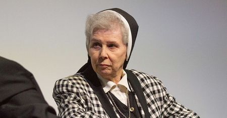Osoby LGBT mogą być zaakceptowane przez Kościół. Zakonnica mówi, co może im pomóc