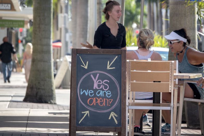 Restauracje będą mogły przyjąć klientów w ogródkach barowych (zdjęcie ilustracyjne).