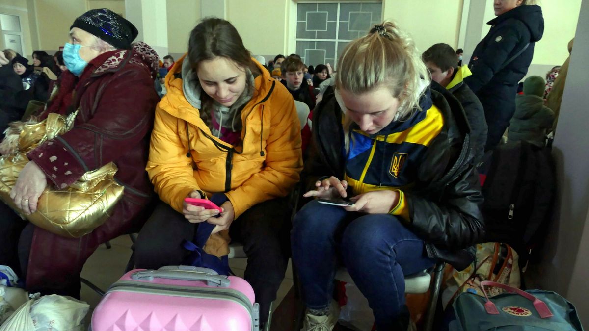 Ukraińcy uciekają przed wojną.