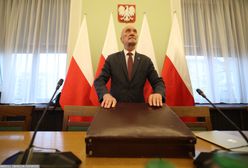 "Dwa obozy w PiS". Co zrobią ws. Macierewicza?