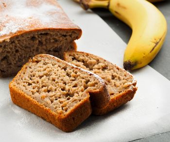 Jak zrobić chlebek bananowy? Przepis krok po kroku