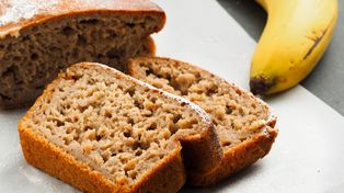 Jak zrobić chlebek bananowy? Przepis krok po kroku