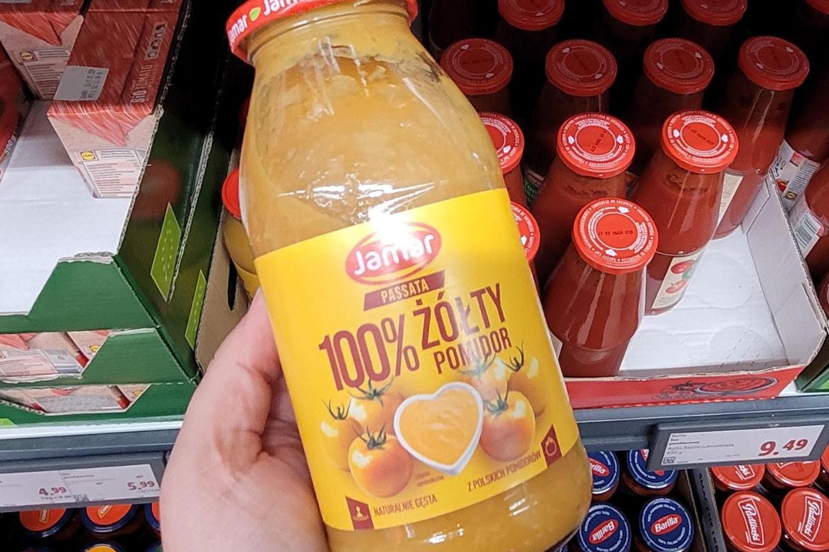 To nie smoothie ani koncentrat na rosół. Znaleźliśmy taką buteleczkę w popularnym dyskoncie