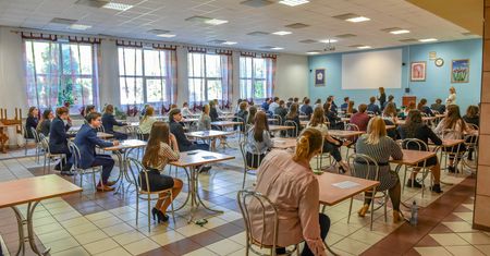 Matura 2020. 8 czerwca pierwszy egzamin. Maturzystka: Wolę być zdrowa, niż mieć ją w terminie