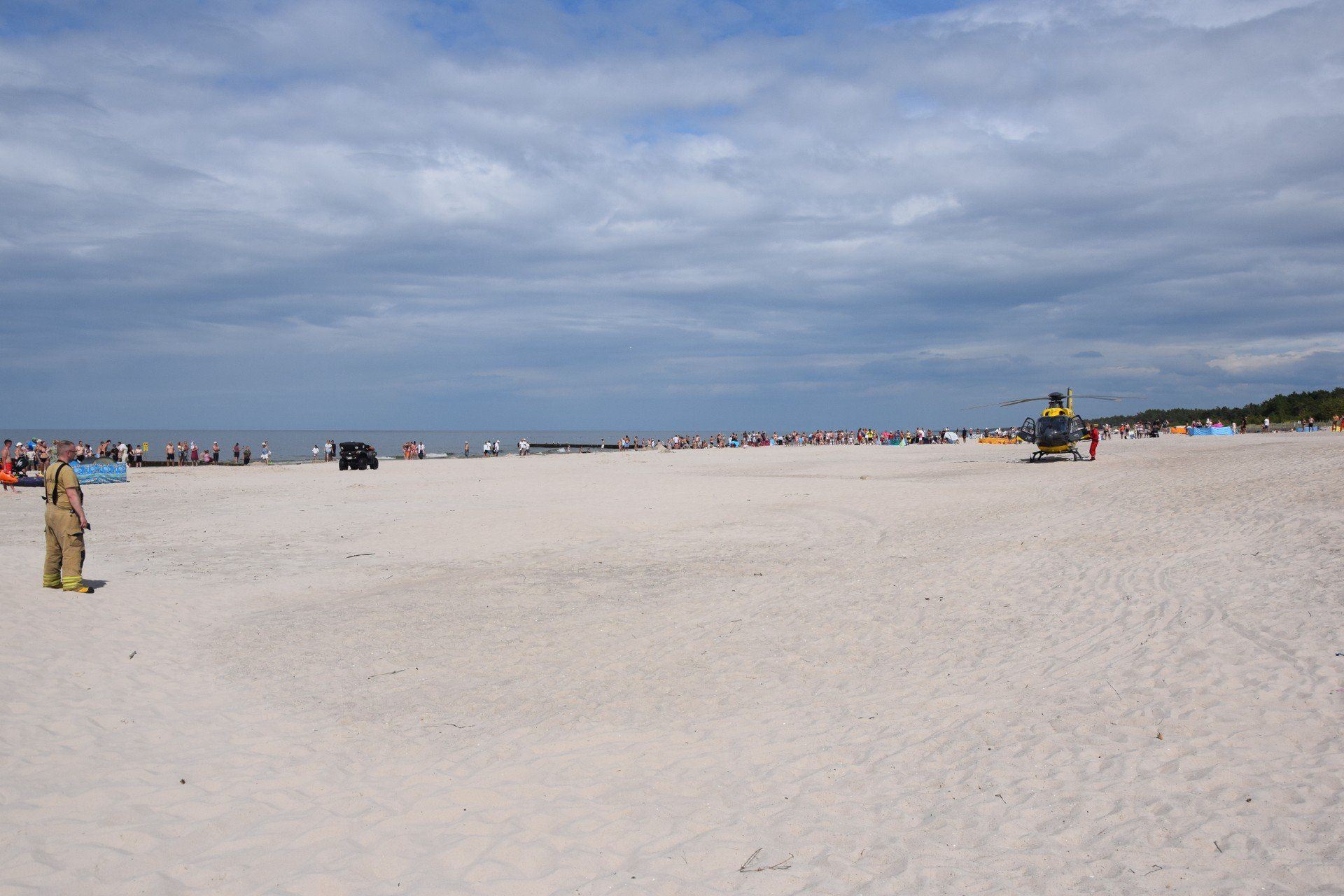 Dziewczynka straciła przytomność na plaży w Łebie