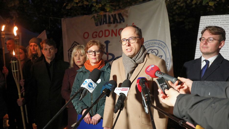 Medycy nie kończą protestu i piszą do premiera: "Nadszedł ten moment"