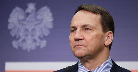 Sikorski ostro do dziennikarza: "kłamie pan"