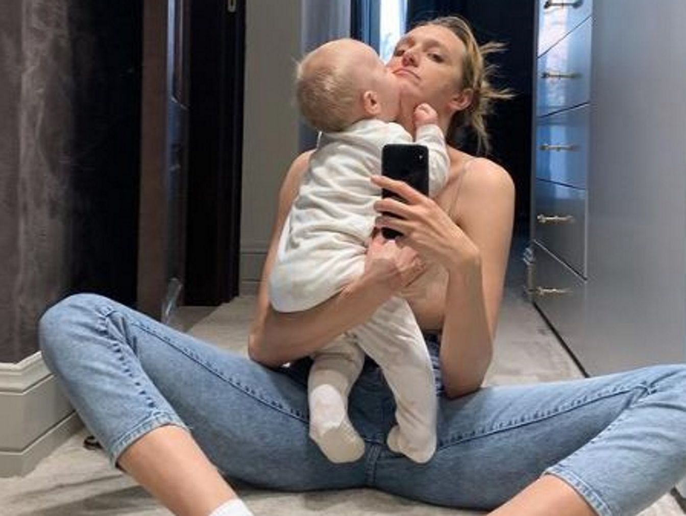 Aleksandra Żebrowska z dzieckiem