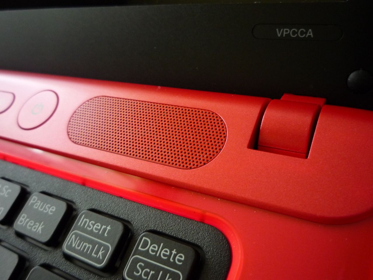 Sony VAIO CA - głośniki nie wyróżniają się jakościowo na tle konkurencji