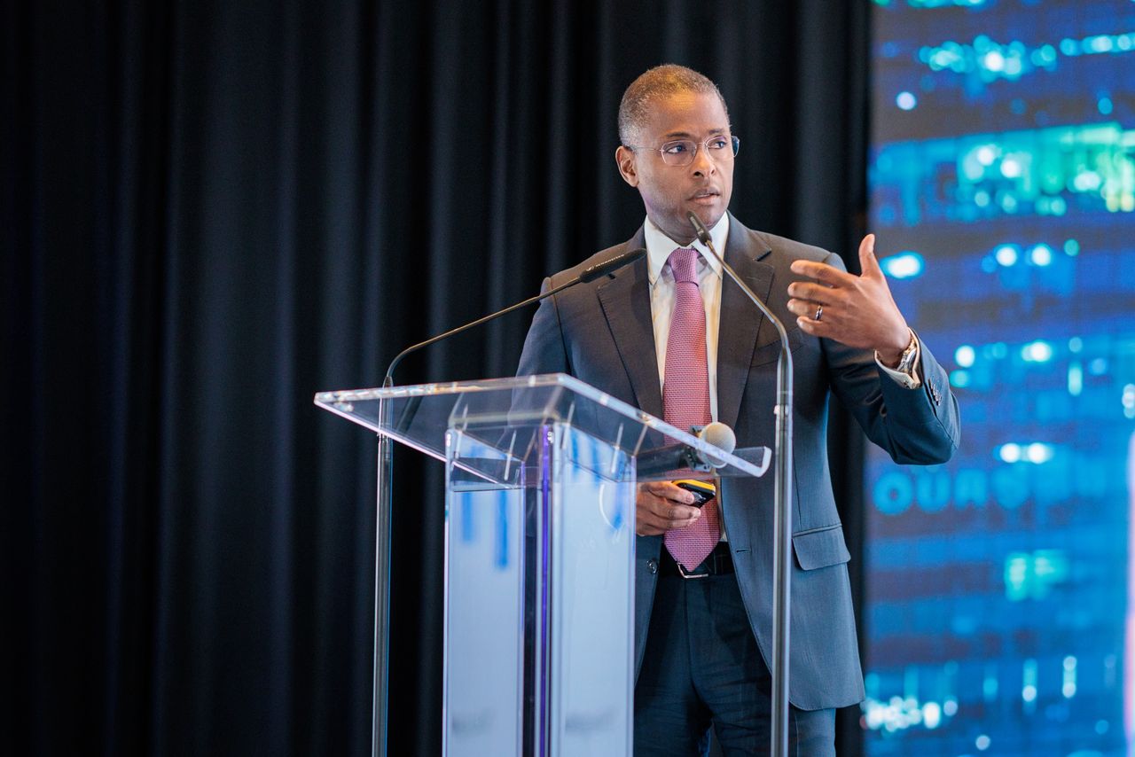 Puchnący dług publiczny Polski nie przestraszył inwestorów [WYWIAD]