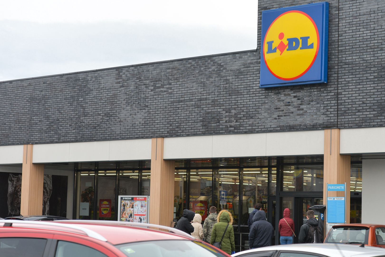 Pogoda jest fatalna, ale Lidl ma na to sposób. Wielka promocja już od poniedziałku