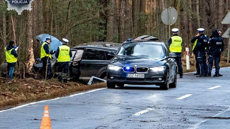 Trwa obława za sprawcą śmiertelnego potrącenia. Ofiara wypadku zginęła na miejscu. Fot. Dolnośląska Policja