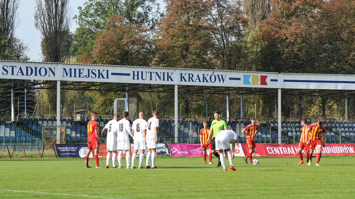 Zdjęcie okładkowe artykułu: Newspix / JAKUB GRUCA / FOKUSMEDIA / NEWSPIX.PL / Stadion Hutnika Kraków
