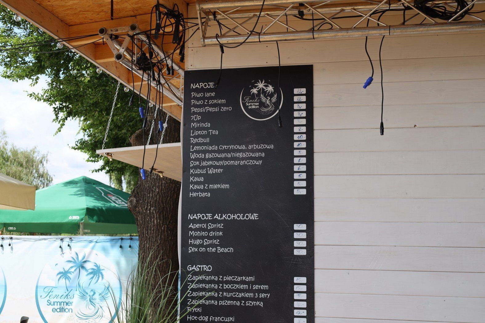 Lato, lato w... Skorzęcinie! Co robić w Wielkopolskiej Ibizie, gdy pada deszcz? Przeglądamy ofertę gastronomiczną