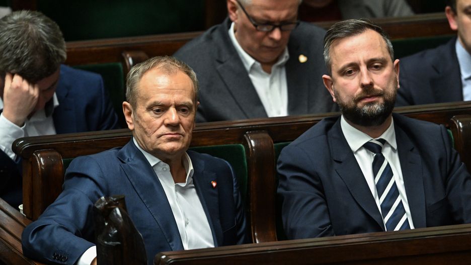 Donald Tusk, W�adys�aw Kosiniak-Kamysz
Radek Pietruszka
X kadencja, 10, 10., Dziesi�ta, kadencji, obrad, Obrady, plenarna, polityk polityka, Polityka, posiedzenie, Posiedzenie Sejmu, pos�owie, Sala plenarna posiedze� obrad, sala posiedze�, sejm, Sejm RP, sejmu