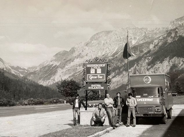 Lata '80, ekipa z Żarnowicy jedzie na zawody do Austrii. Wkrótce skończą się dobre czasy...