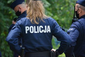 Wieluń: Stanowisko policji ws. interwencji DIOZ na posesji policjanta