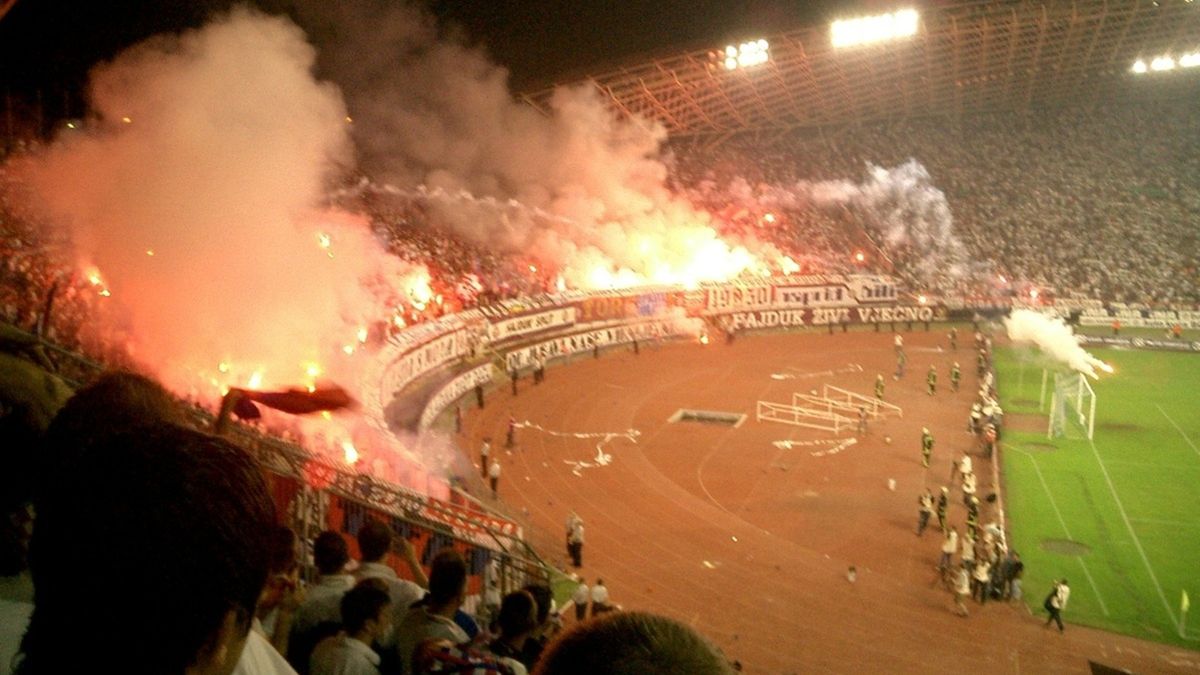 Kibice Hajduka Split w czasie prestiżowego meczu