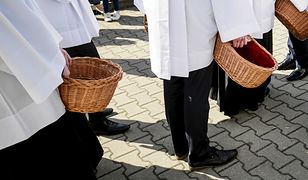 Zaskakujące ogłoszenie. Warszawska parafia ujawniła zarobki kościelnego
