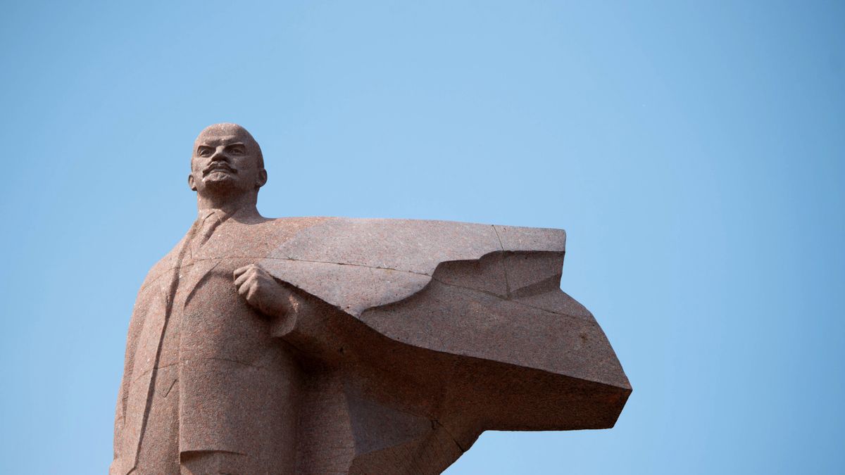Zdjęcie okładkowe artykułu: PAP / MONIKA SKOLIMOWSKA/dpa  / Pomnik Lenina przed siedzibą parlamentu w Tyraspolu