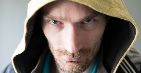 Jak rozpoznać psychopatę? Cechy, które go zdradzają