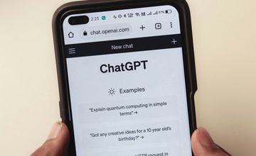 ChatGPT i długo nic. Claude wyprzedził w Polsce Perplexity
