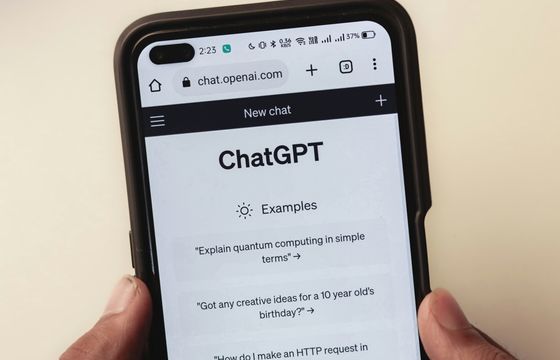 ChatGPT i długo nic. Claude wyprzedził w Polsce Perplexity