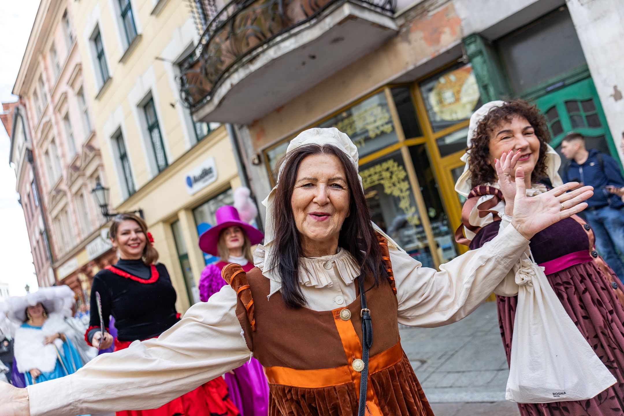 Parada przed festiwalem Spotkania 