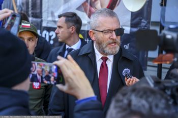Grzegorz Braun z zarzutami. Jest komunikat prokuratury