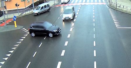 Kolizja na skrzyżowaniu w Zielonej Górze. Wszystko nagrała kamera