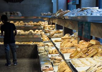 Zboże z Ukrainy nie dotrze. Pierwszy kraj zamraża ceny chleba