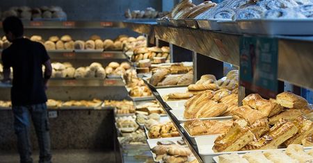 Zboże z Ukrainy nie dotrze. Pierwszy kraj zamraża ceny chleba