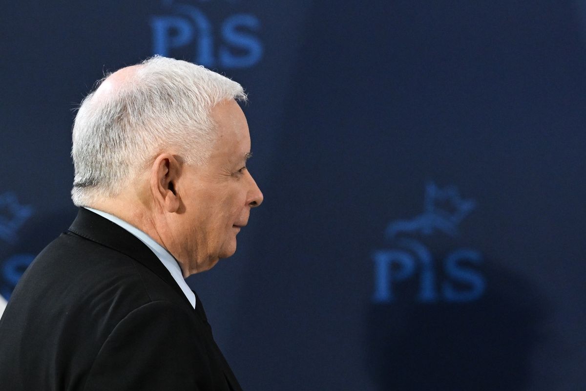 Prezes Prawa i Sprawiedliwości Jarosław Kaczyński podczas spotkania z mieszkańcami w Stalowej Woli