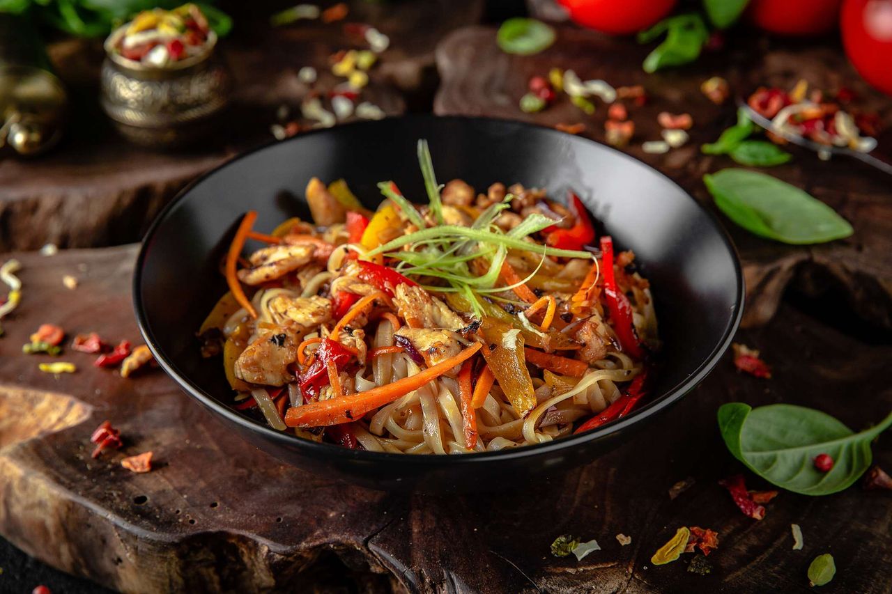Makaron z wołowiną – szybkie danie w stylu orientalnym