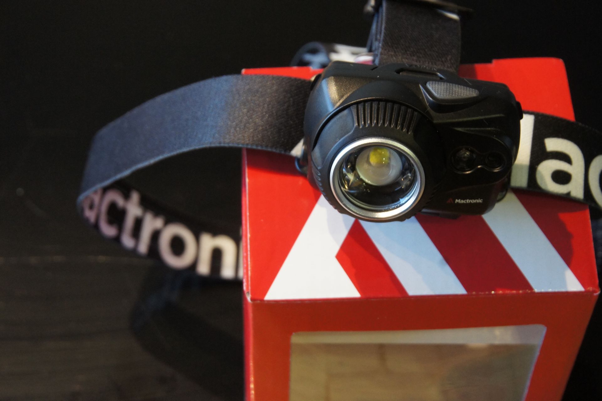 Mactronic Maverick – recenzja. Latarka czołowa sterowana gestami 10