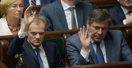 Sukces taktyczny Tuska i odwetowe uderzenie opozycji